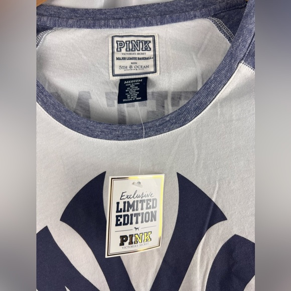 PINK New York Yankees Limited Edition Top - Picture 2 of 3